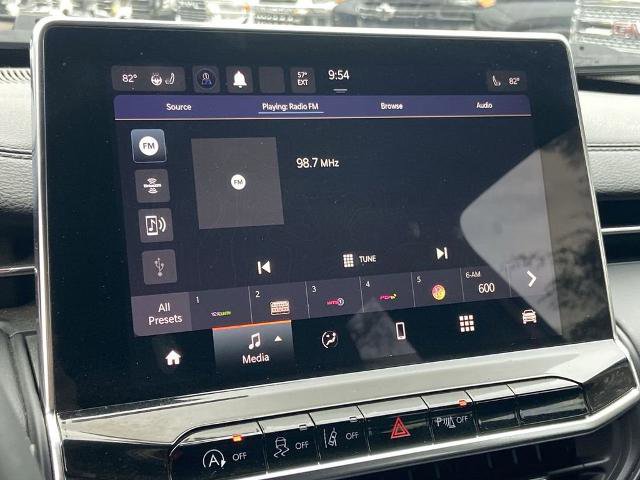 Used 2024 Jeep Compass Limited image 9