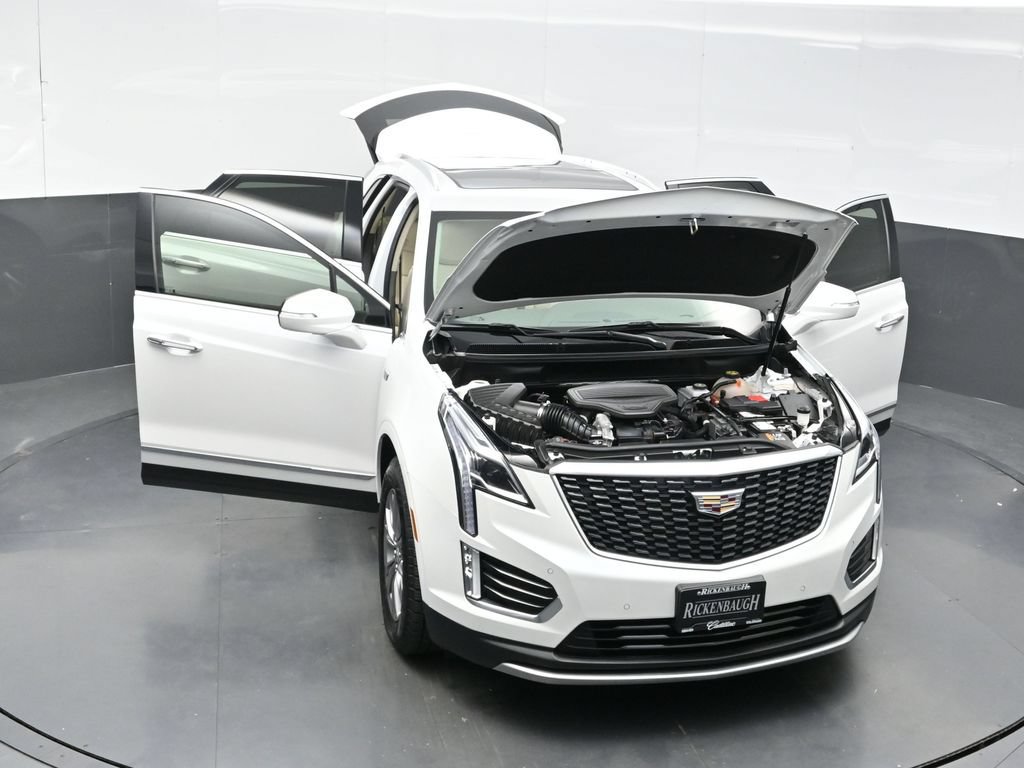 Used 2021 Cadillac XT5 Premium Luxury w/ LPO, Floor Liner Package AWD/4WD image 39