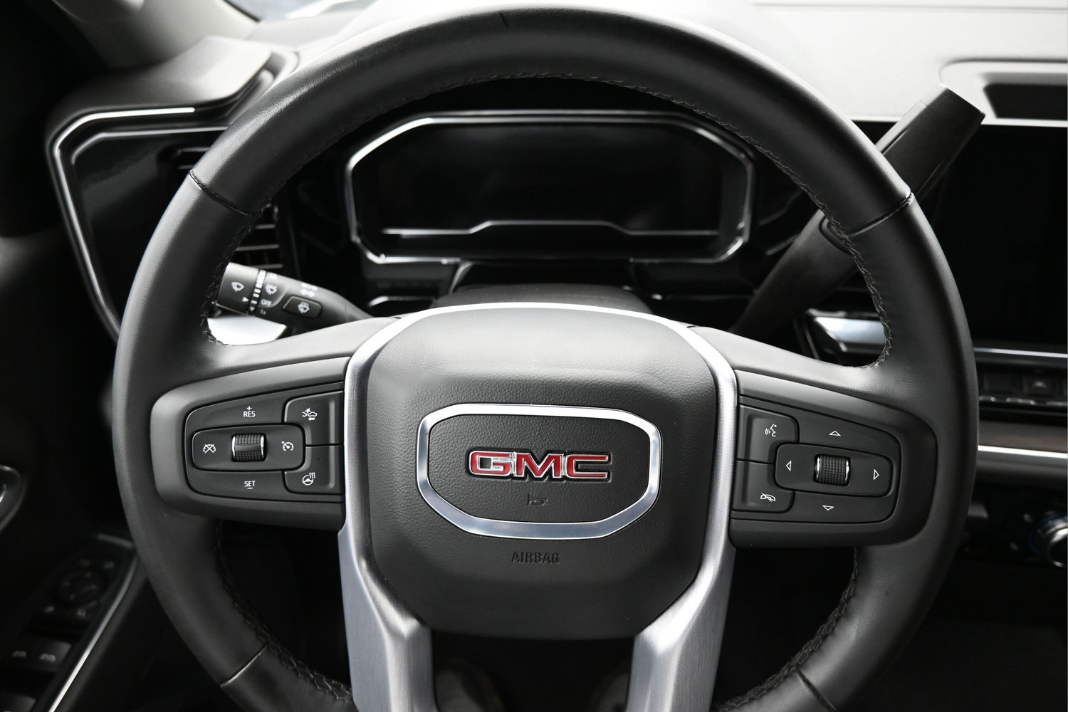 Used 2025 GMC Sierra 1500 SLT RWD image 19