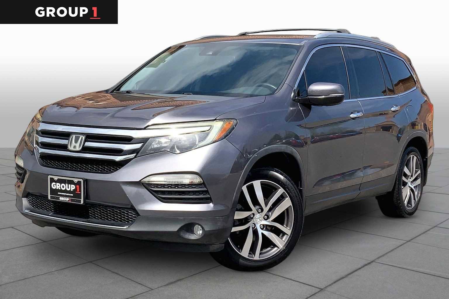 Used 2017 Honda Pilot Touring image 1