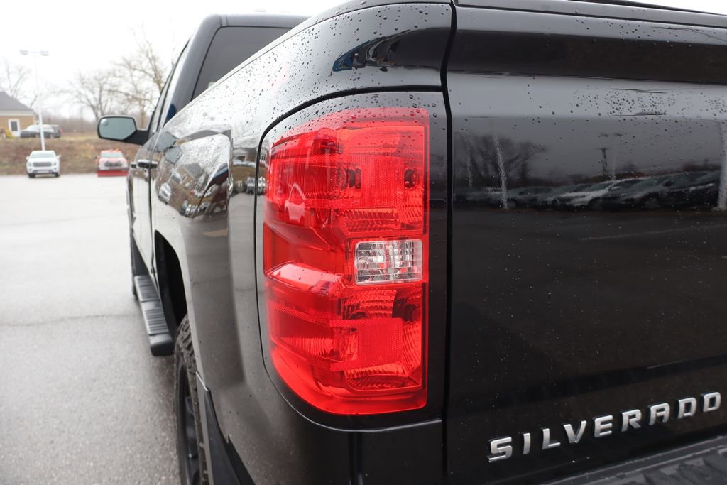 Used 2018 Chevrolet Silverado 1500 LT w/ All Star Edition image 29