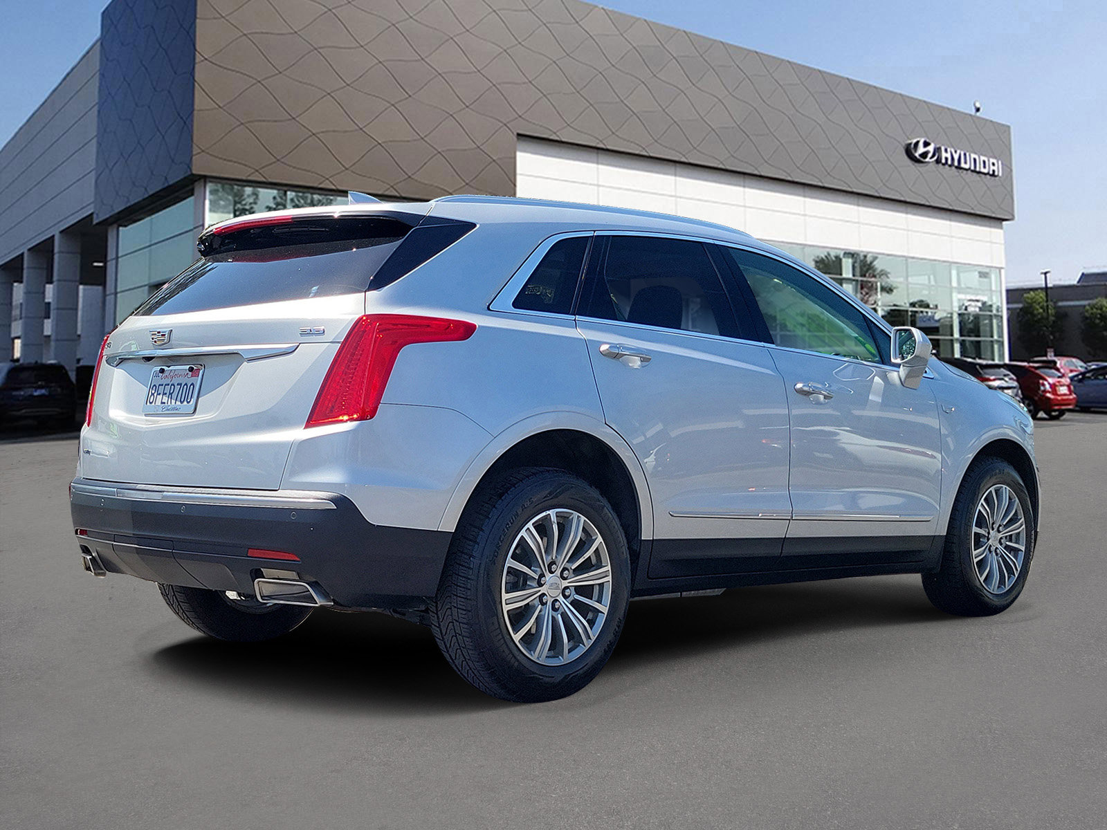 Used 2017 Cadillac XT5 Luxury image 2