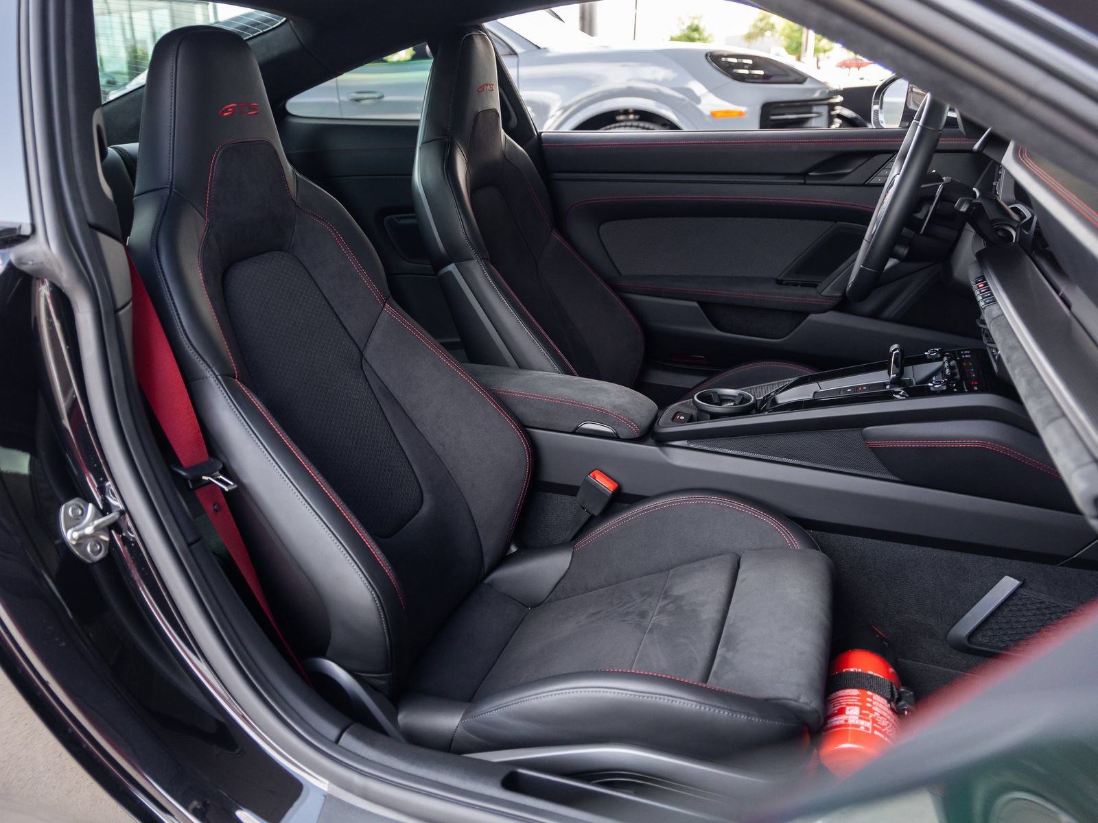 Certified 2026 Porsche 911 Carrera GTS RWD image 40