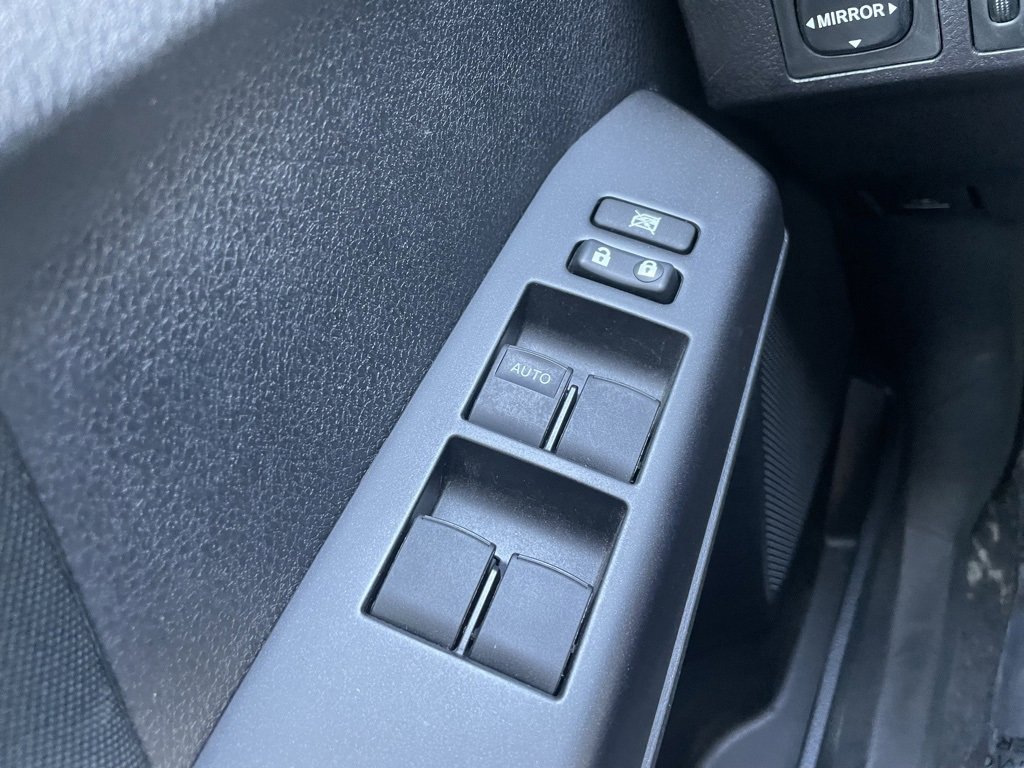 Used 2018 Toyota RAV4 LE image 20