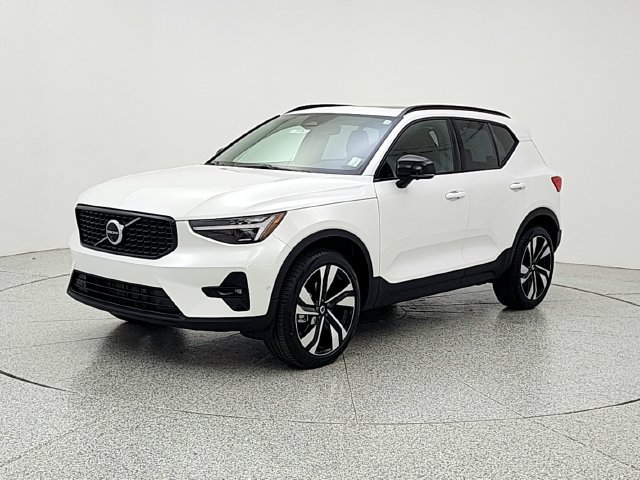 Certified 2025 Volvo XC40 B5 Ultra