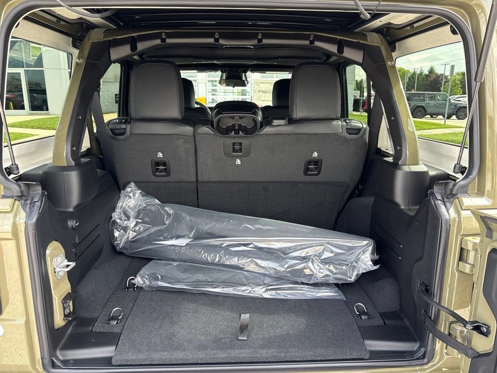 New 2026 Jeep Wrangler Unlimited Rubicon w/ Safety Group AWD/4WD image 11