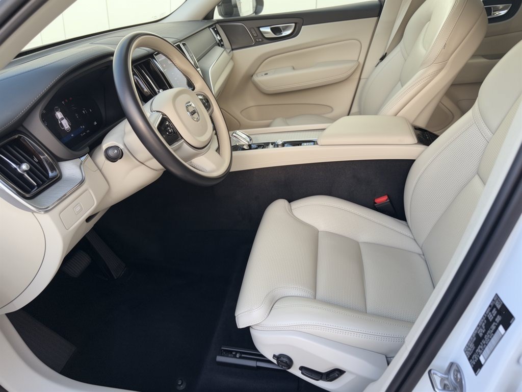 Used 2024 Volvo XC60 B5 Ultimate AWD/4WD image 5