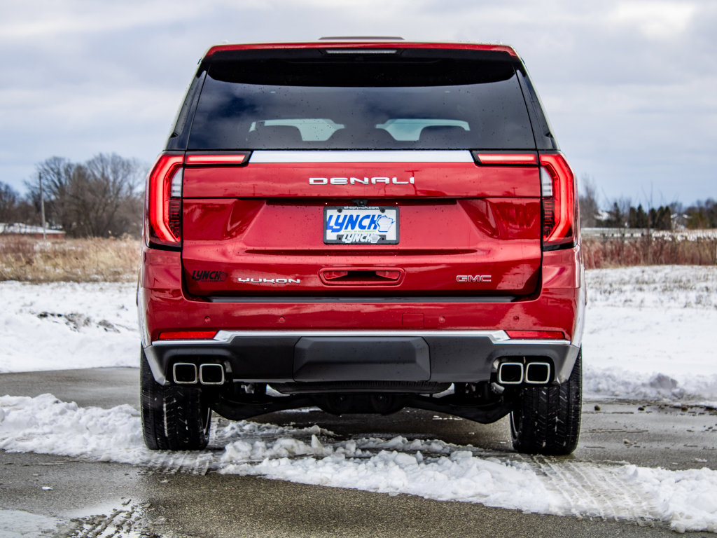 Used 2025 GMC Yukon XL Denali w/ Sun & Power Step Package image 18