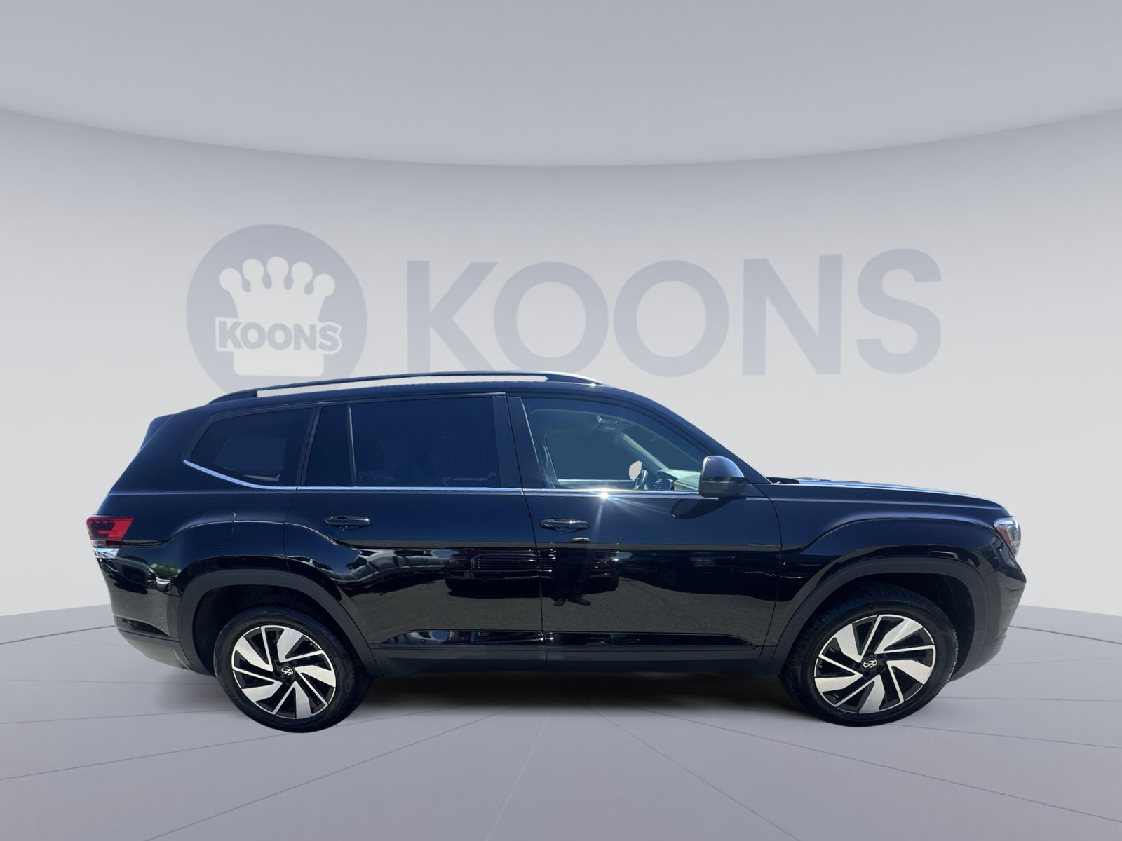 Used 2024 Volkswagen Atlas SE FWD image 17