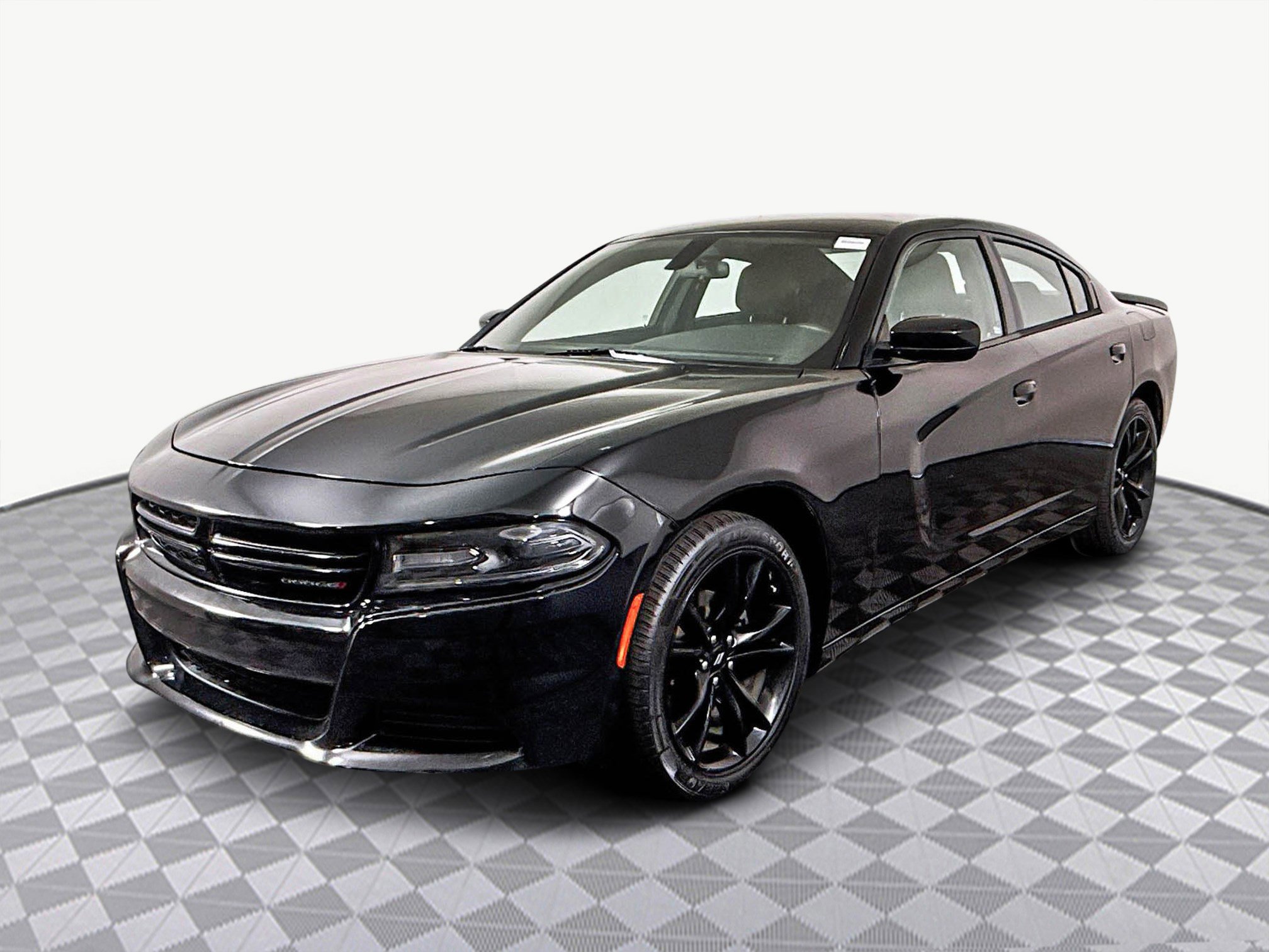 Used 2018 Dodge Charger SXT w/ Blacktop Package image 4