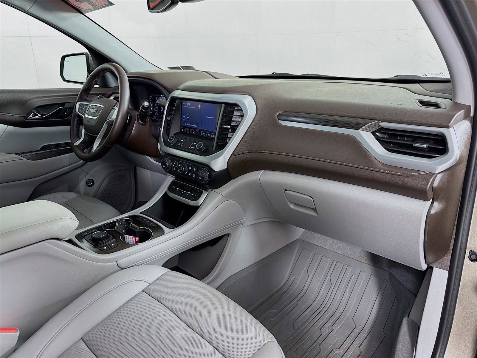 Used 2023 GMC Acadia SLT w/ Technology Package AWD/4WD image 31