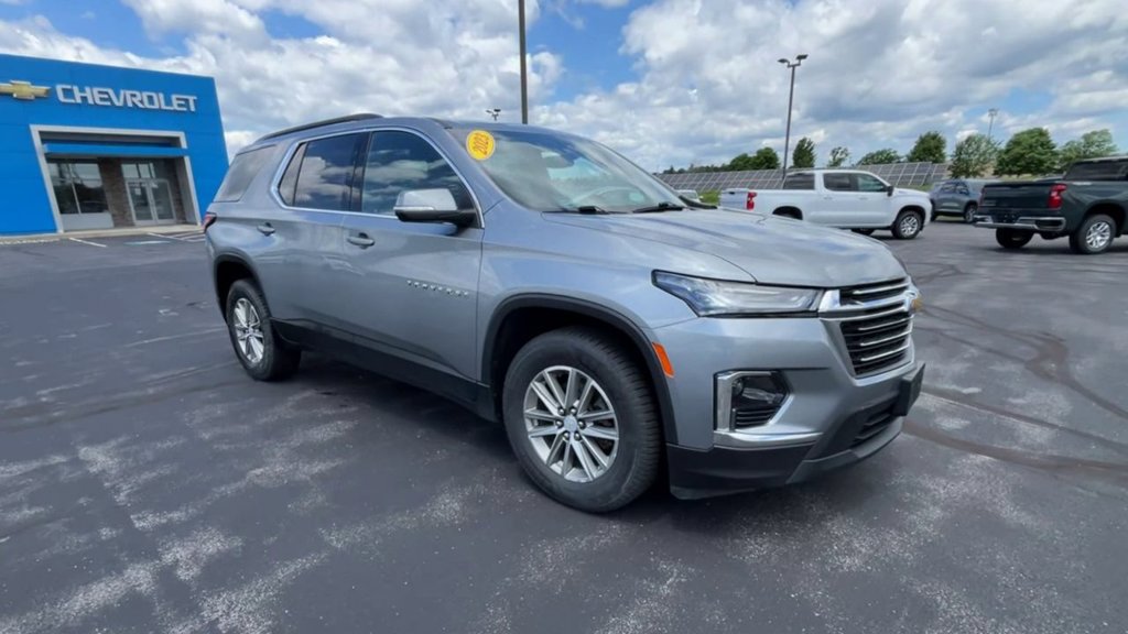Used 2023 Chevrolet Traverse LT AWD/4WD image 2