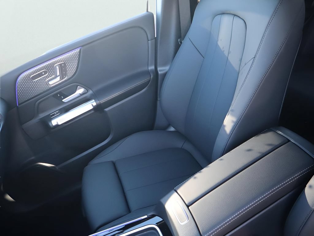 New 2026 Mercedes-Benz GLB 250 4MATIC image 33