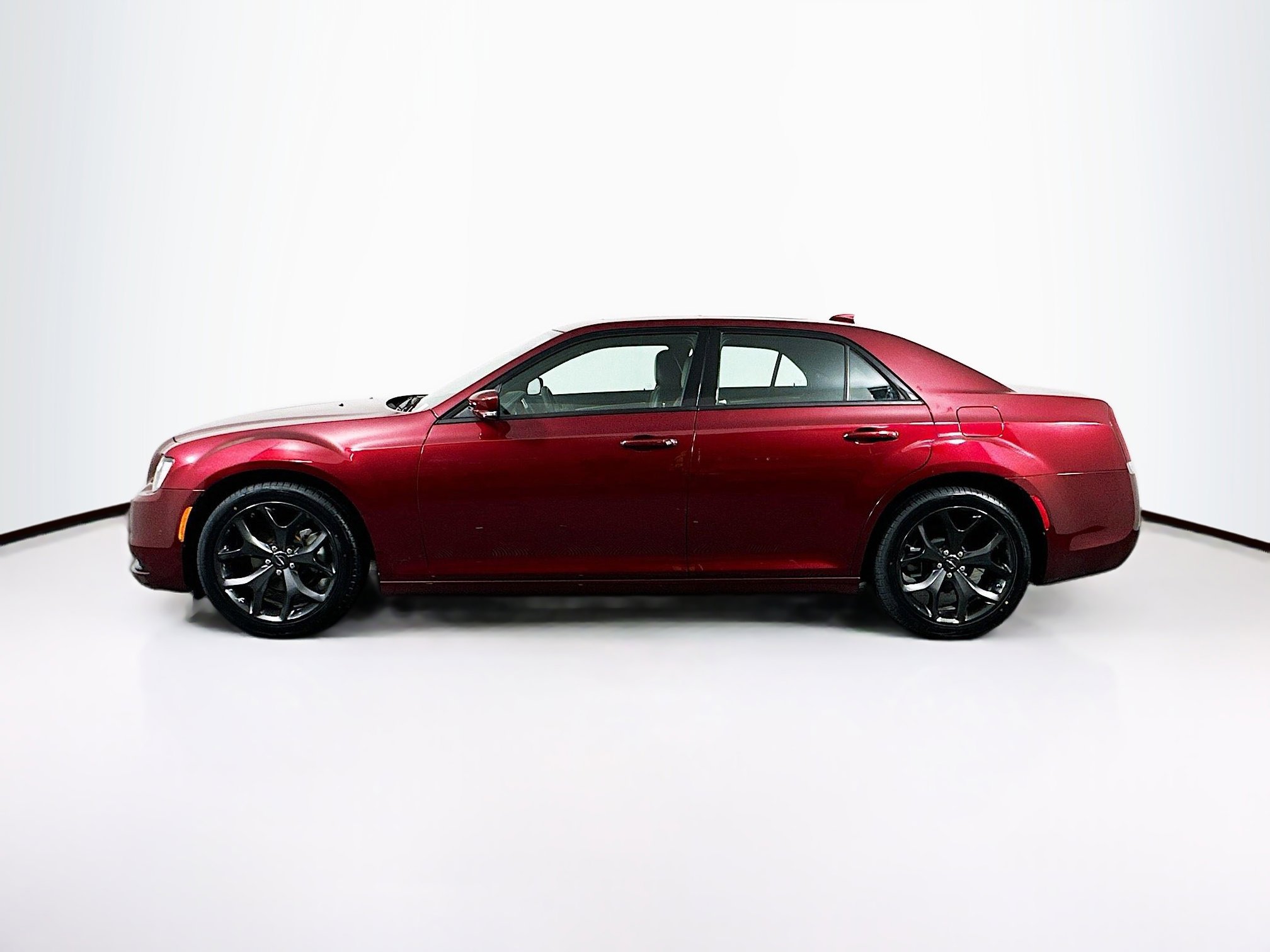 Used 2023 Chrysler 300 S image 4