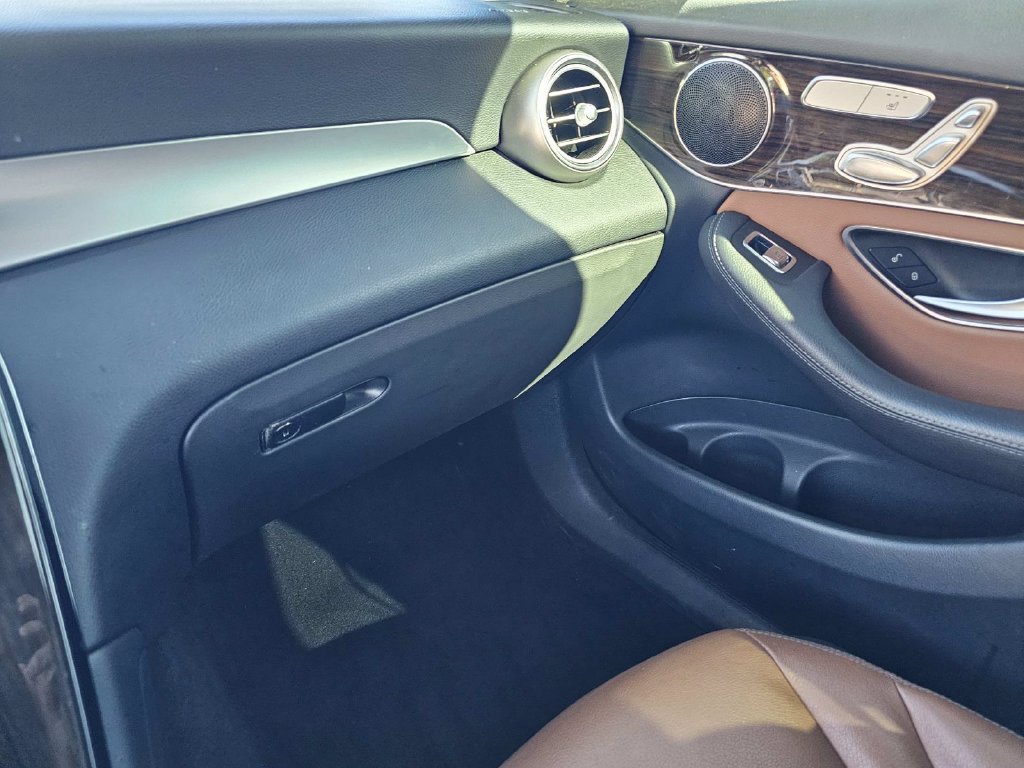 Used 2021 Mercedes-Benz GLC 300 4MATIC Coupe w/ AMG Line image 32