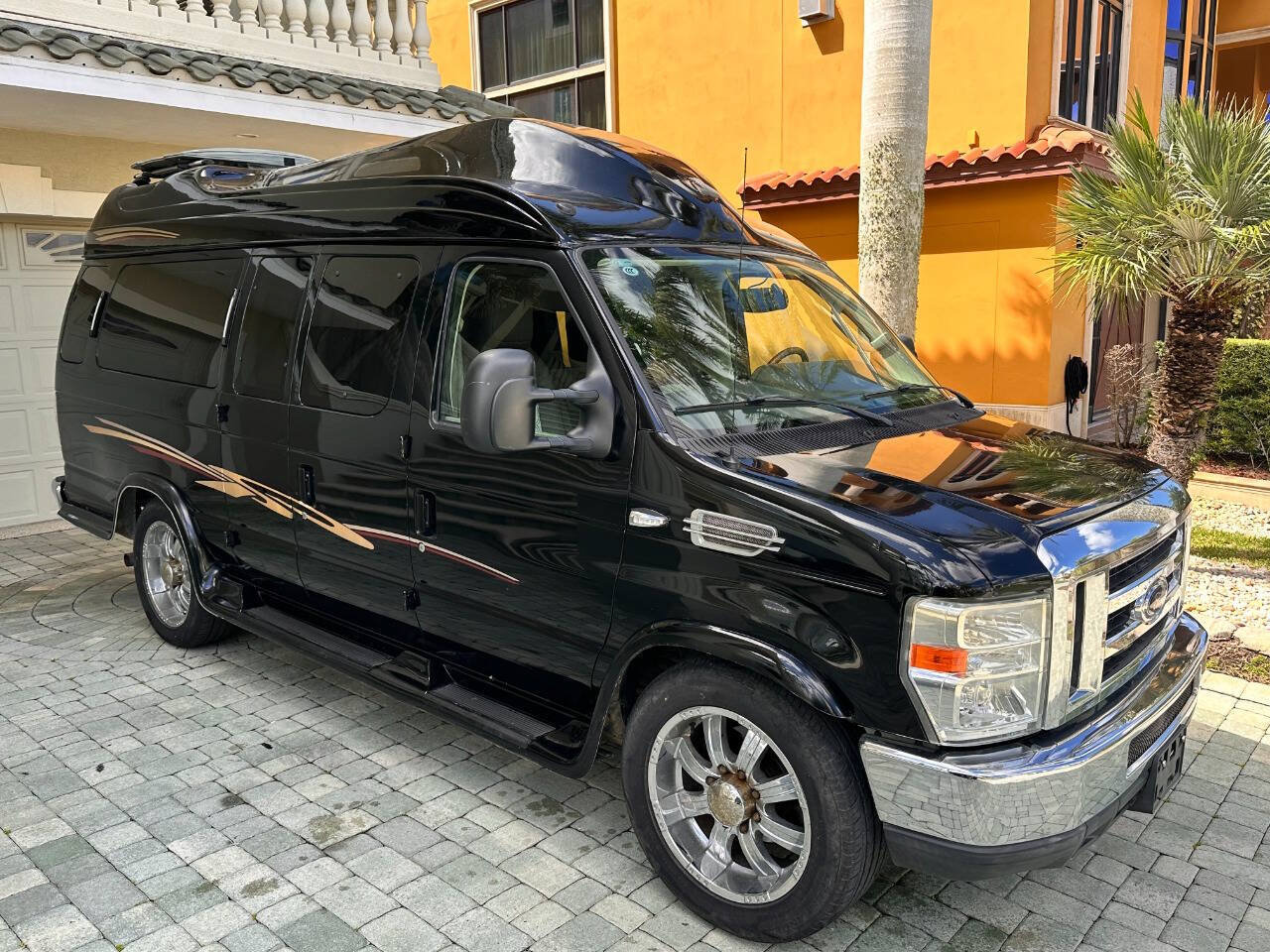 Used 2010 Ford E-350 and Econoline 350 XLT RWD image 28