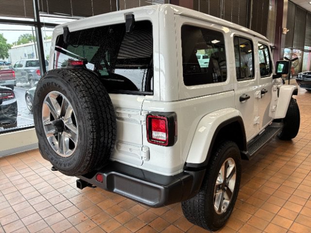 Used 2022 Jeep Wrangler Unlimited Sahara w/ Cold Weather Group AWD/4WD image 8