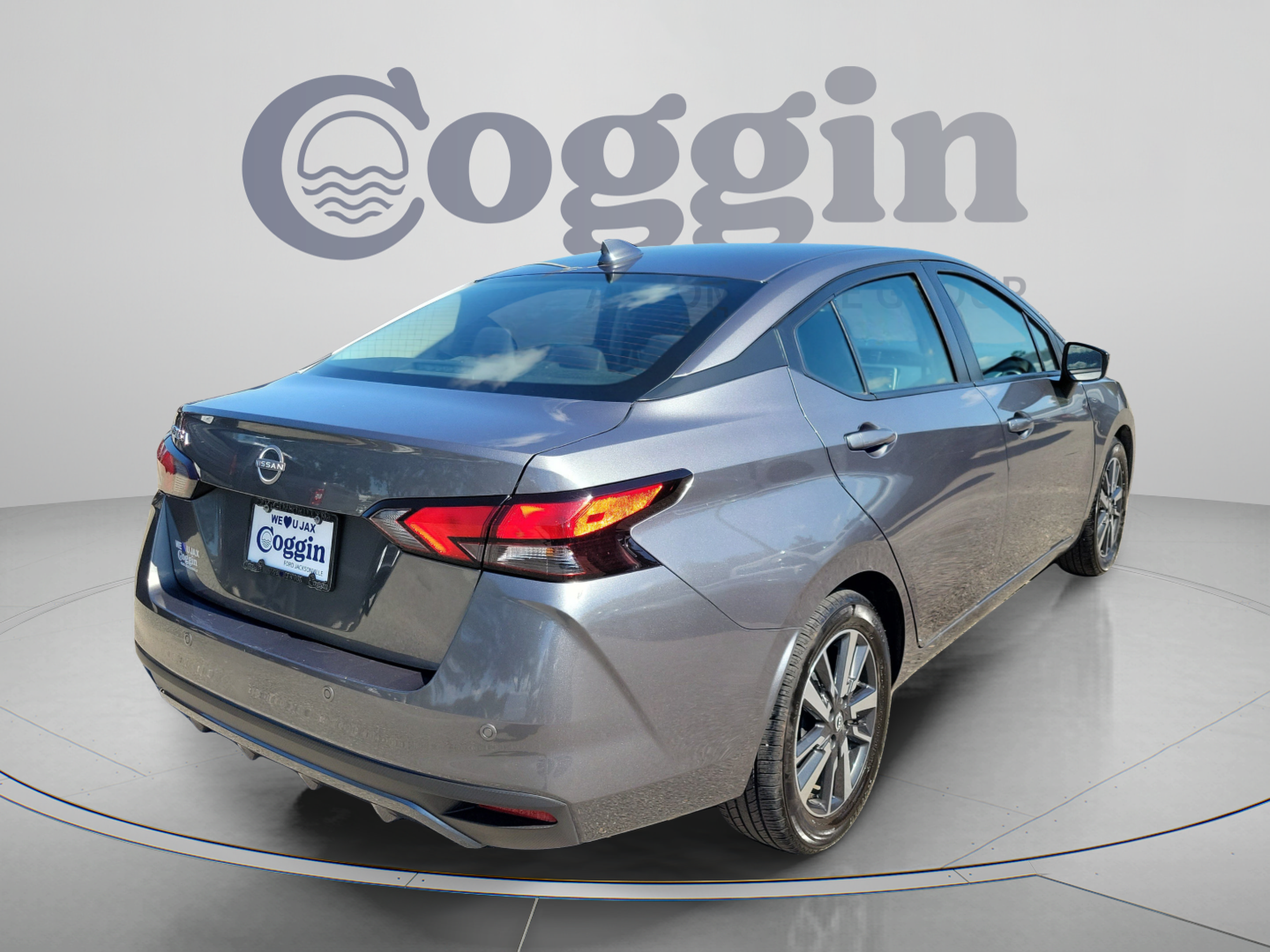 Used 2025 Nissan Versa SV FWD image 3