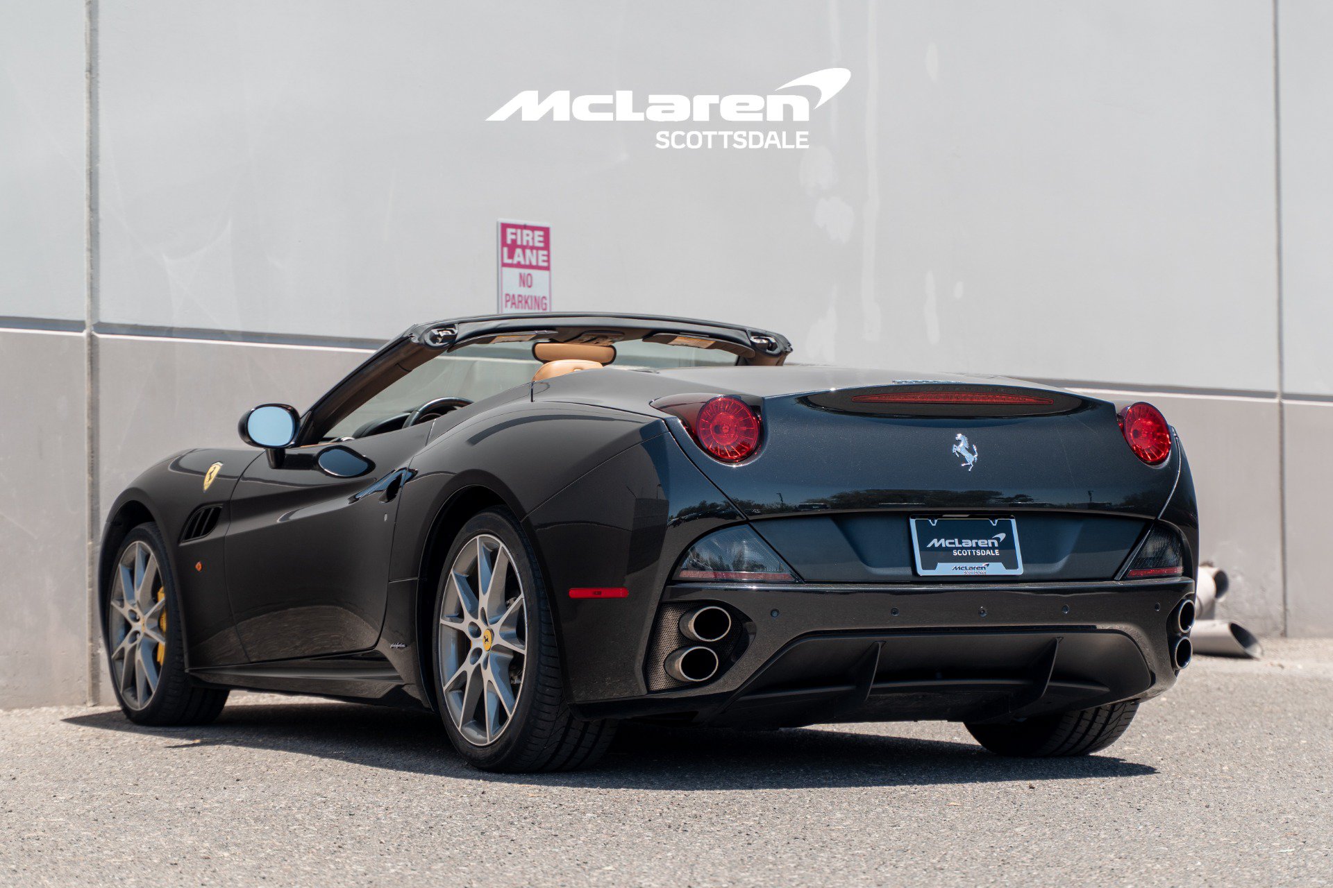 Used 2014 Ferrari California RWD image 5