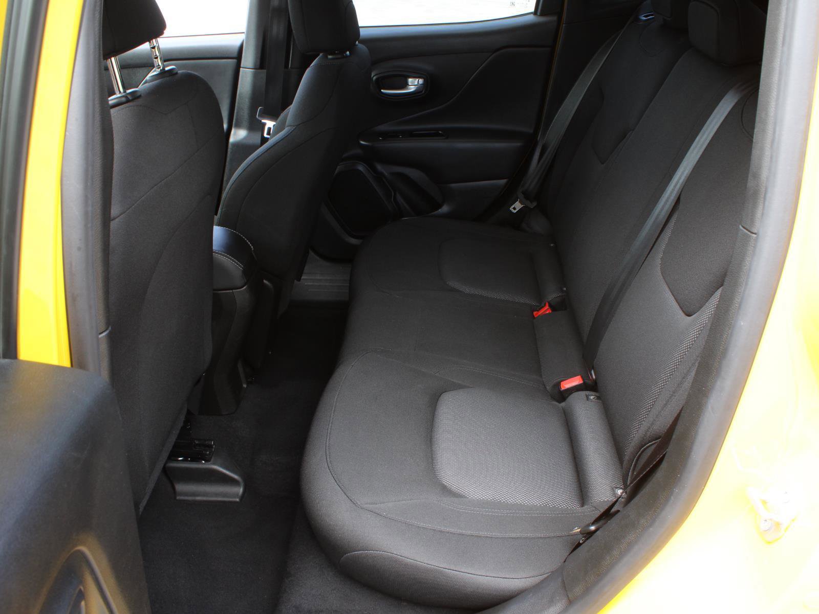 Used 2023 Jeep Renegade Latitude AWD/4WD image 16
