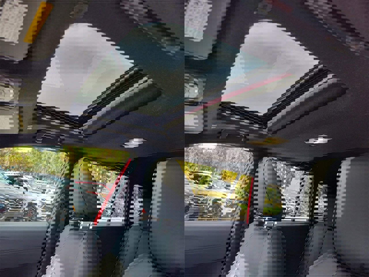 Used 2025 Toyota Corolla Cross AWD Hybrid image 19