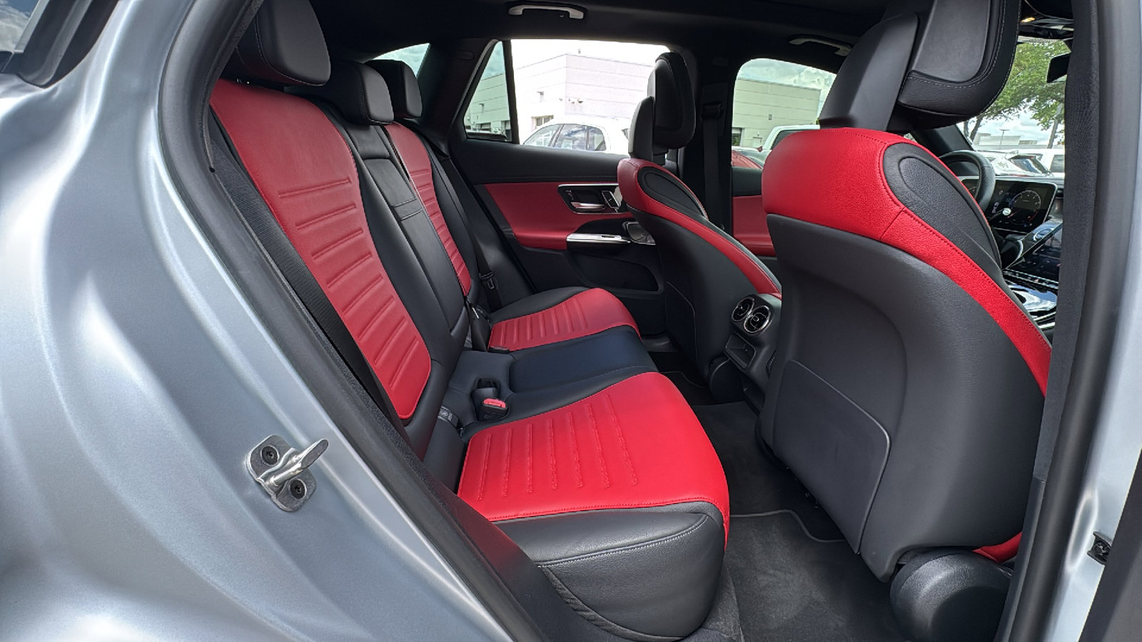 Used 2024 Mercedes-Benz GLC 43 AMG 4MATIC image 24