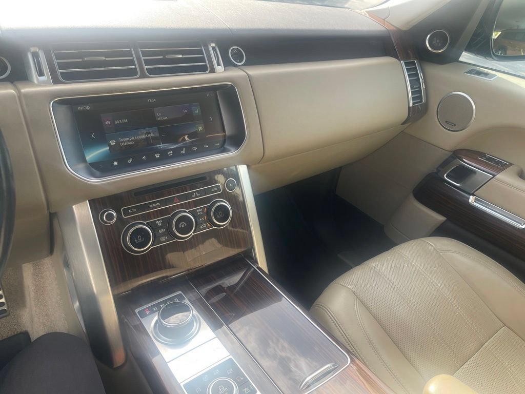 Used 2017 Land Rover Range Rover Supercharged AWD/4WD image 10