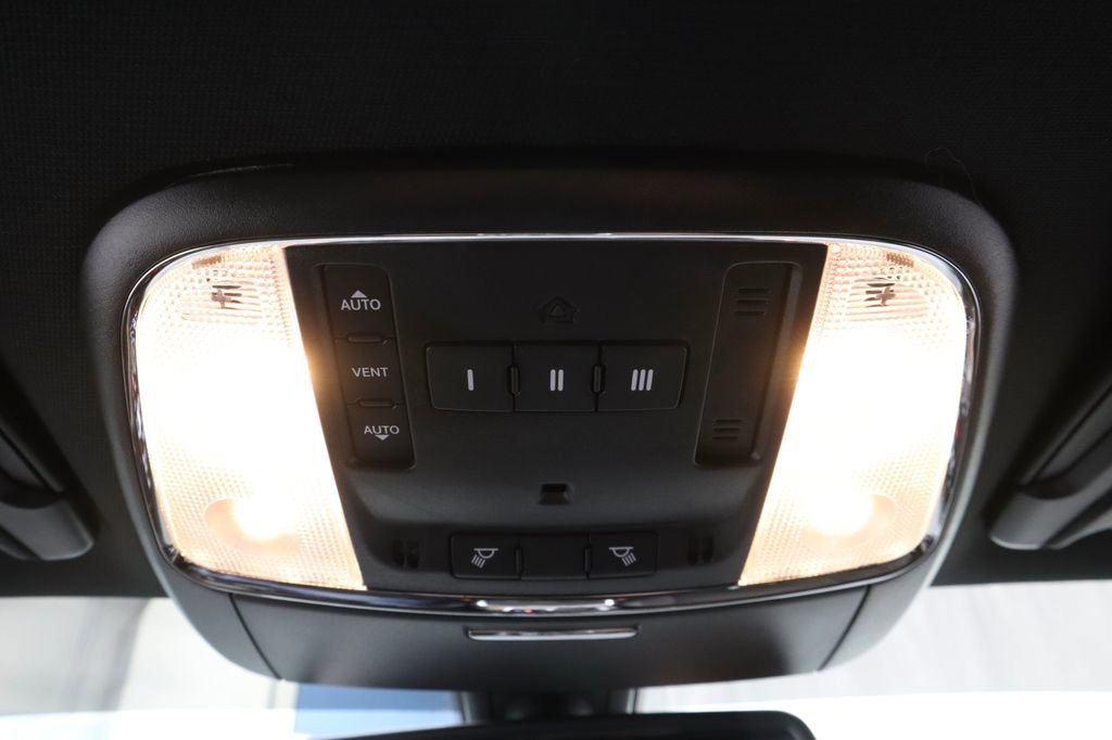 Used 2022 Dodge Charger Scat Pack w/ Dynamics Package image 36