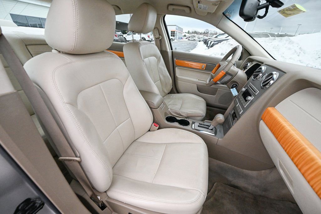 Used 2009 Lincoln MKZ image 24