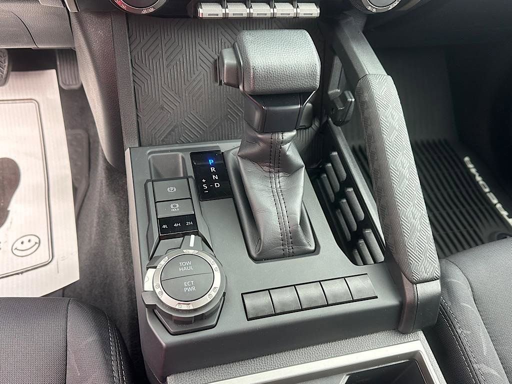 Certified 2025 Toyota Tacoma SR5 image 26