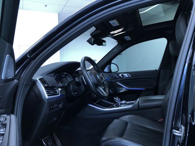 Used 2021 BMW X5 M50i w/ Executive Package image 11