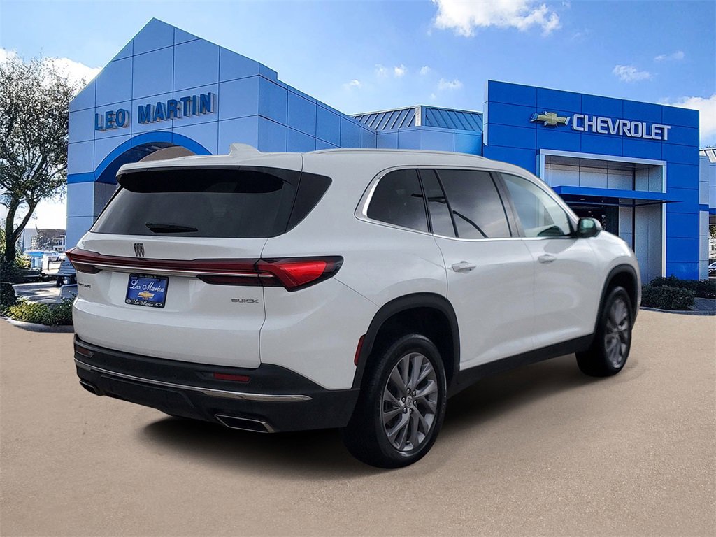 Used 2025 Buick Enclave Preferred image 3