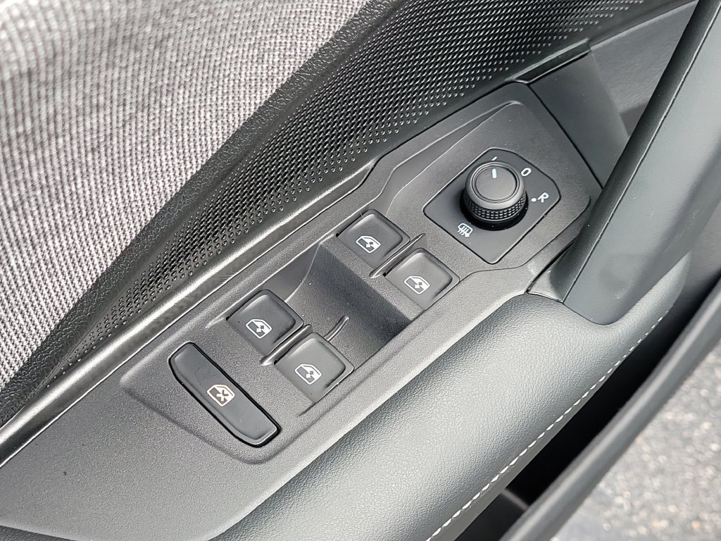 Certified 2026 Volkswagen Tiguan S FWD image 17