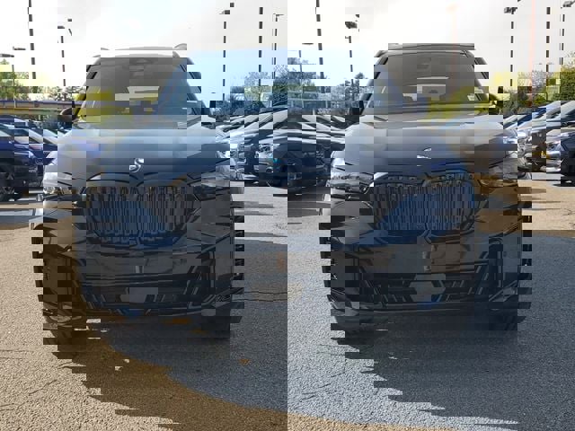 Used 2025 BMW X5 xDrive40i w/ M Sport Package image 2