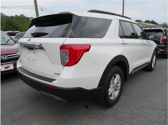 Used 2020 Ford Explorer XLT w/ Equipment Group 202A AWD/4WD image 17