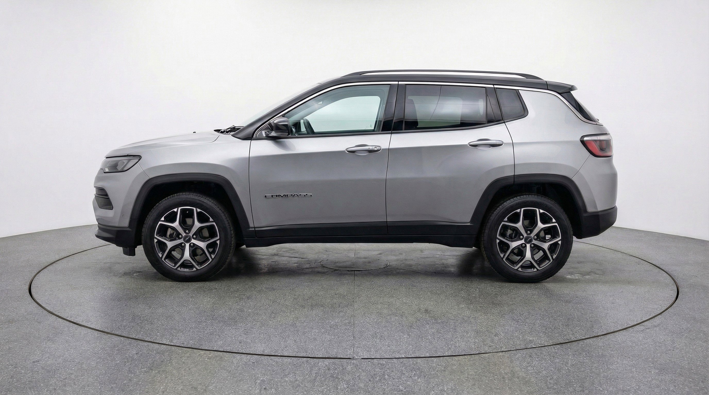 Used 2025 Jeep Compass Limited AWD/4WD image 5