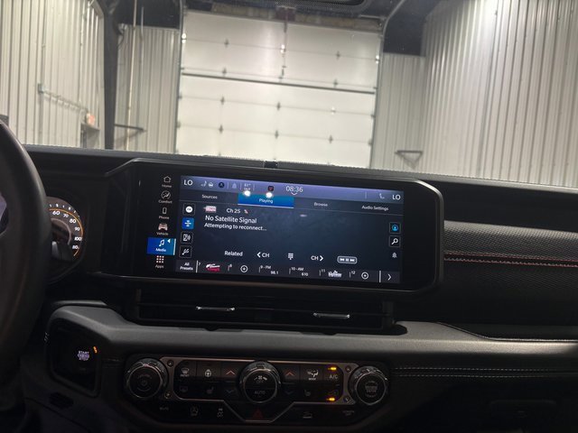 Used 2024 Jeep Wrangler Unlimited Rubicon w/ Convenience Group image 18