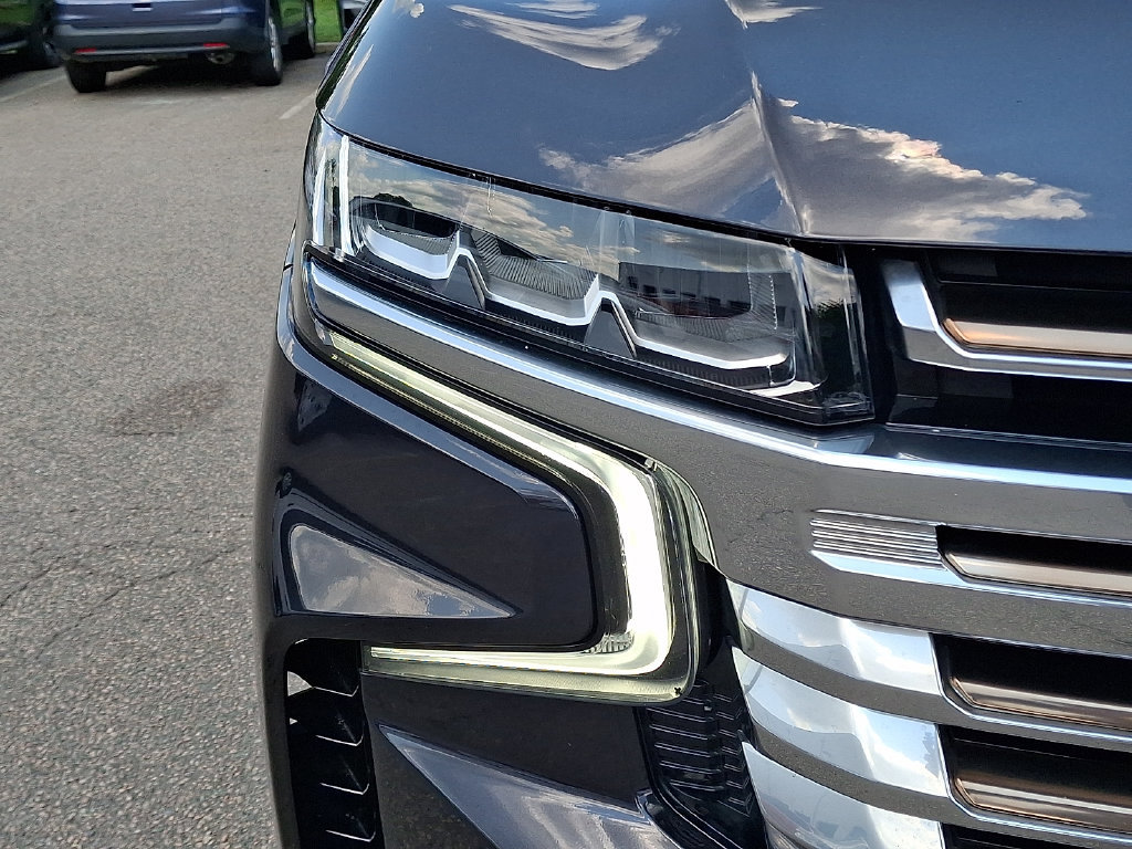 Used 2024 Chevrolet Tahoe High Country AWD/4WD image 12