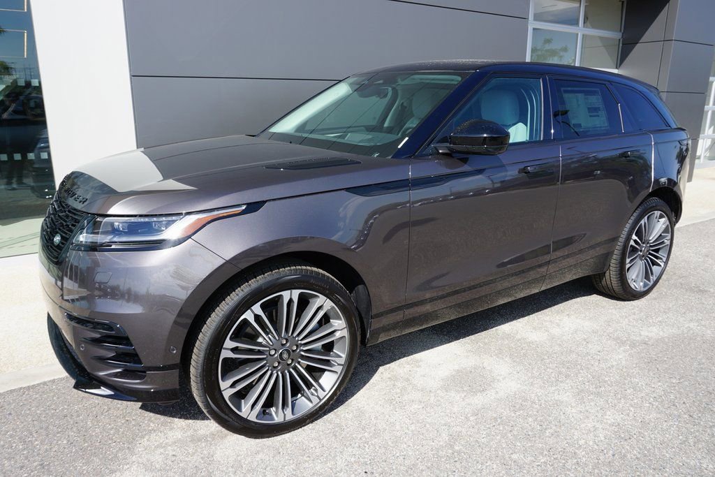 Used 2025 Land Rover Range Rover Velar Dynamic SE image 3
