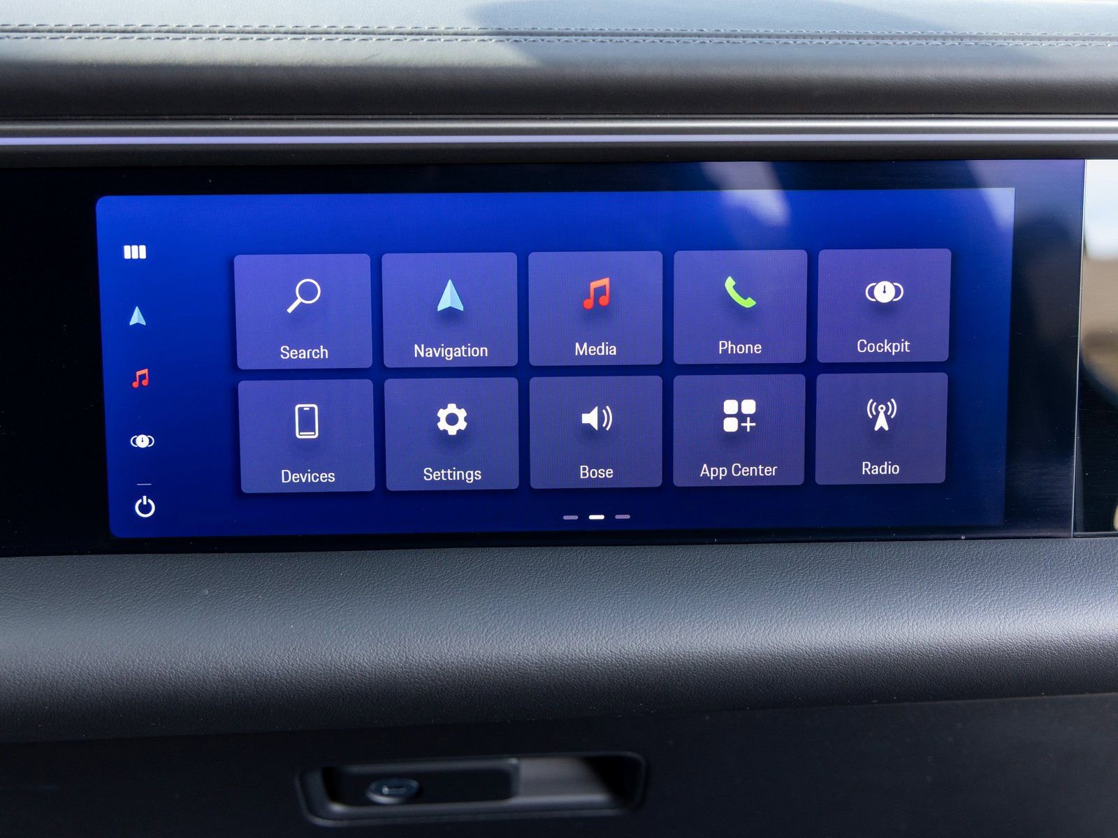 Certified 2025 Porsche Macan Electric image 54