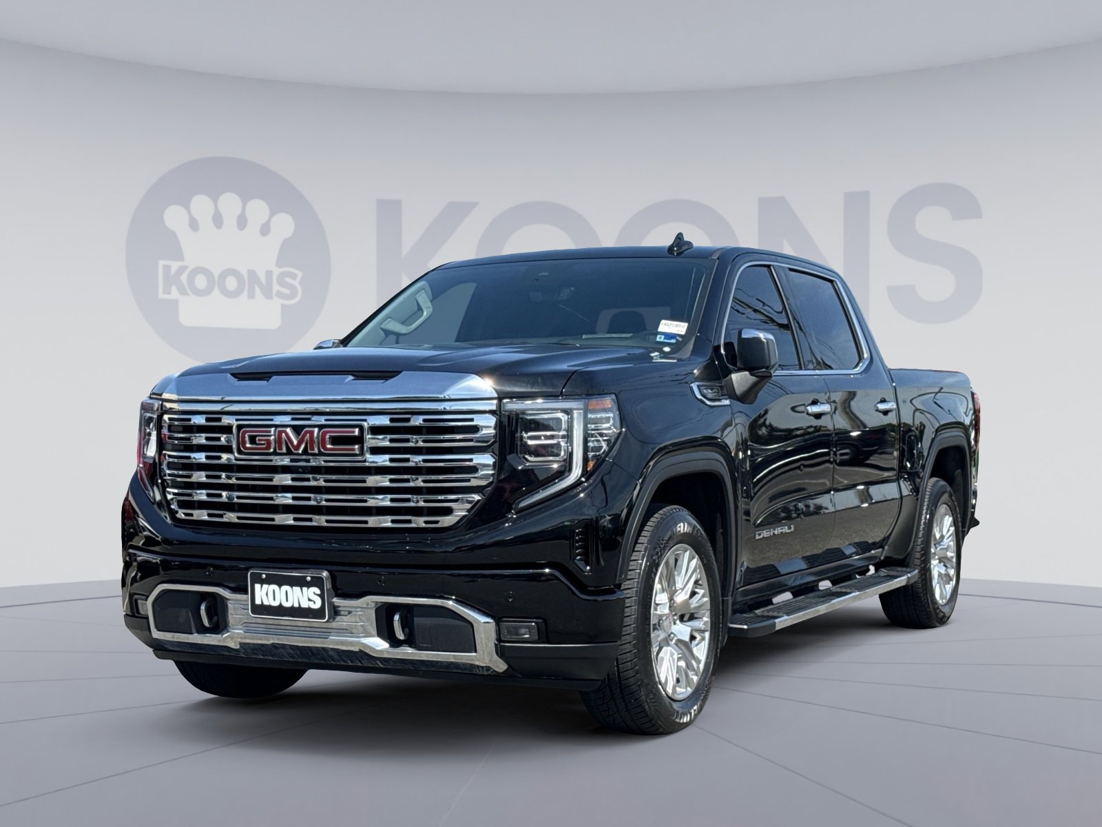 Used 2023 GMC Sierra 1500 Denali w/ Technology Package AWD/4WD image 1