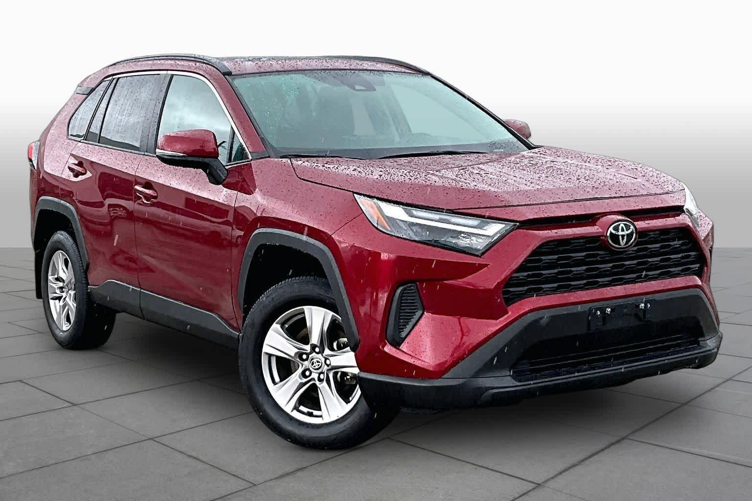 Used 2023 Toyota RAV4 XLE w/ Convenience Package FWD image 3