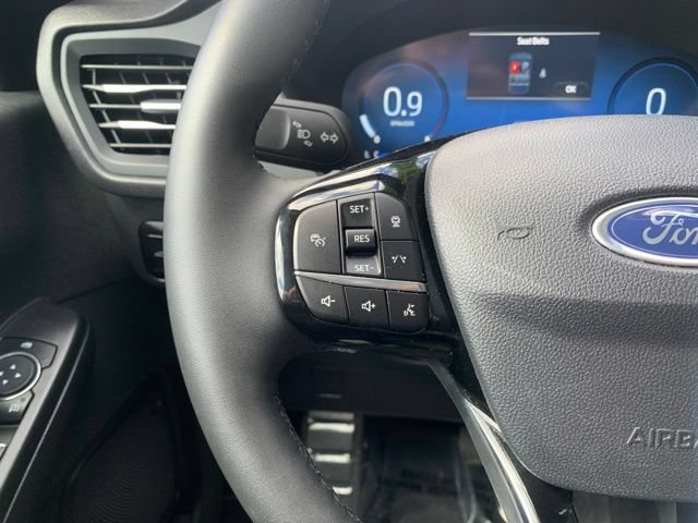 Certified 2025 Ford Escape Platinum AWD/4WD image 24