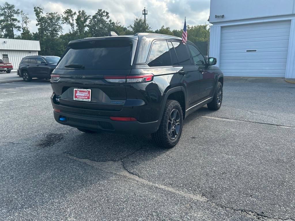 New 2024 Jeep Grand Cherokee Trailhawk w/ Luxury Tech Group III AWD/4WD image 7