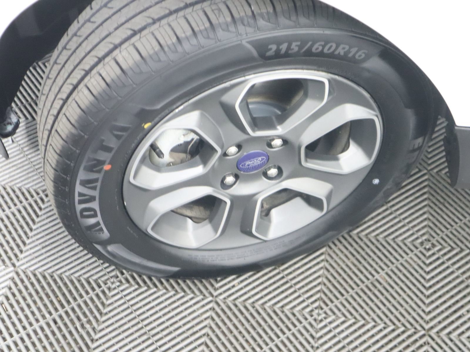 Used 2020 Ford EcoSport S image 17