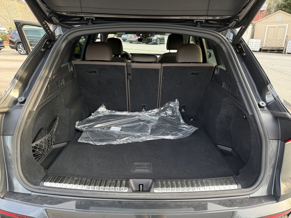 Certified 2025 Audi Q5 Premium w/ Convenience Package image 15