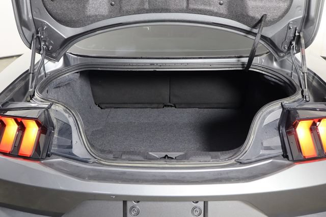Used 2025 Ford Mustang Coupe RWD image 17