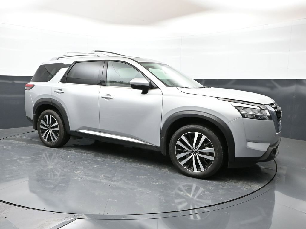 Used 2024 Nissan Pathfinder Platinum w/ Cargo Package AWD/4WD image 1