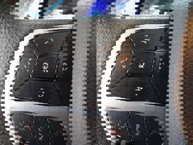 Used 2015 Chrysler 200 Limited FWD image 6