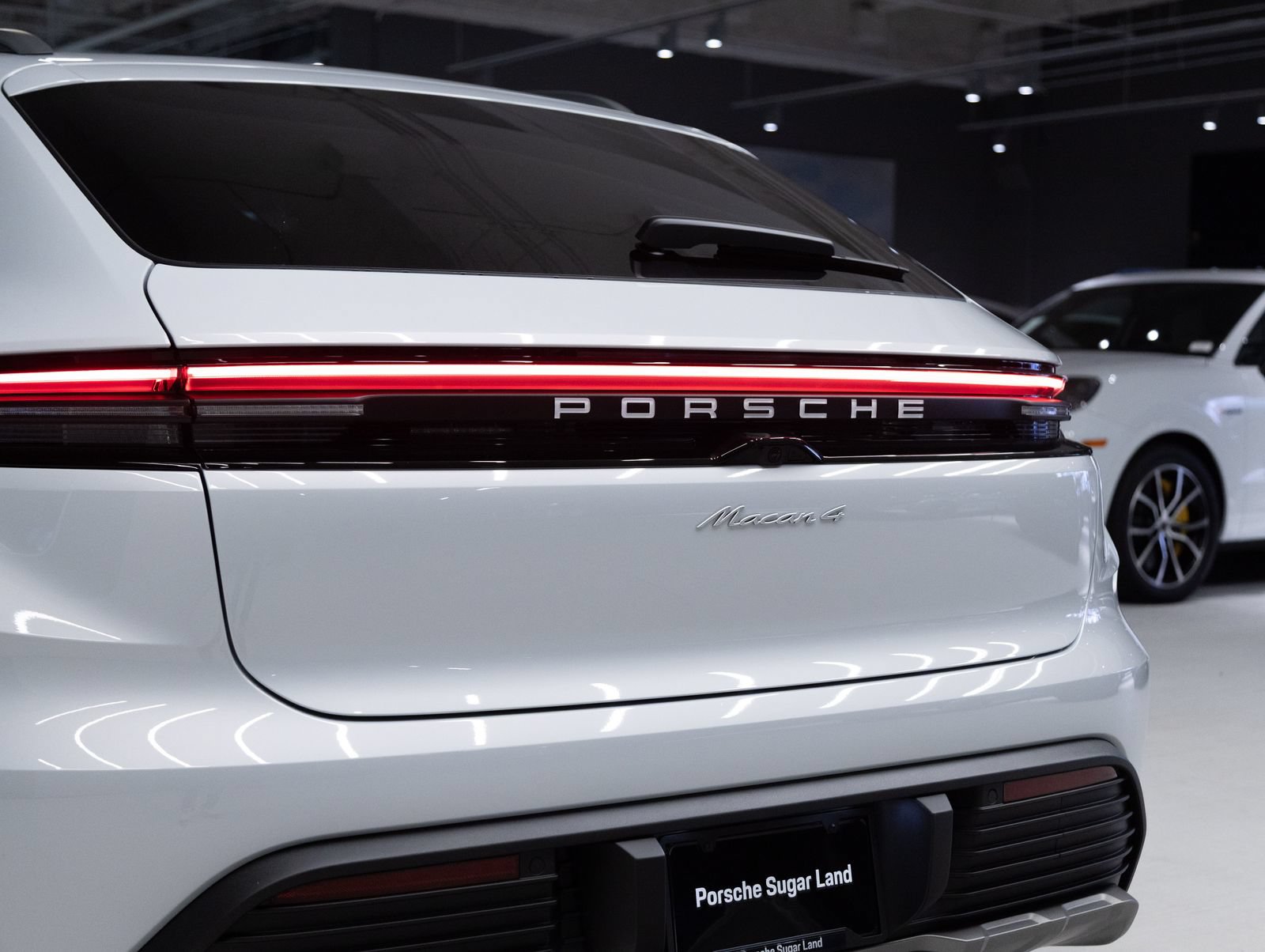 Certified 2026 Porsche Macan 4 Electric AWD/4WD image 30